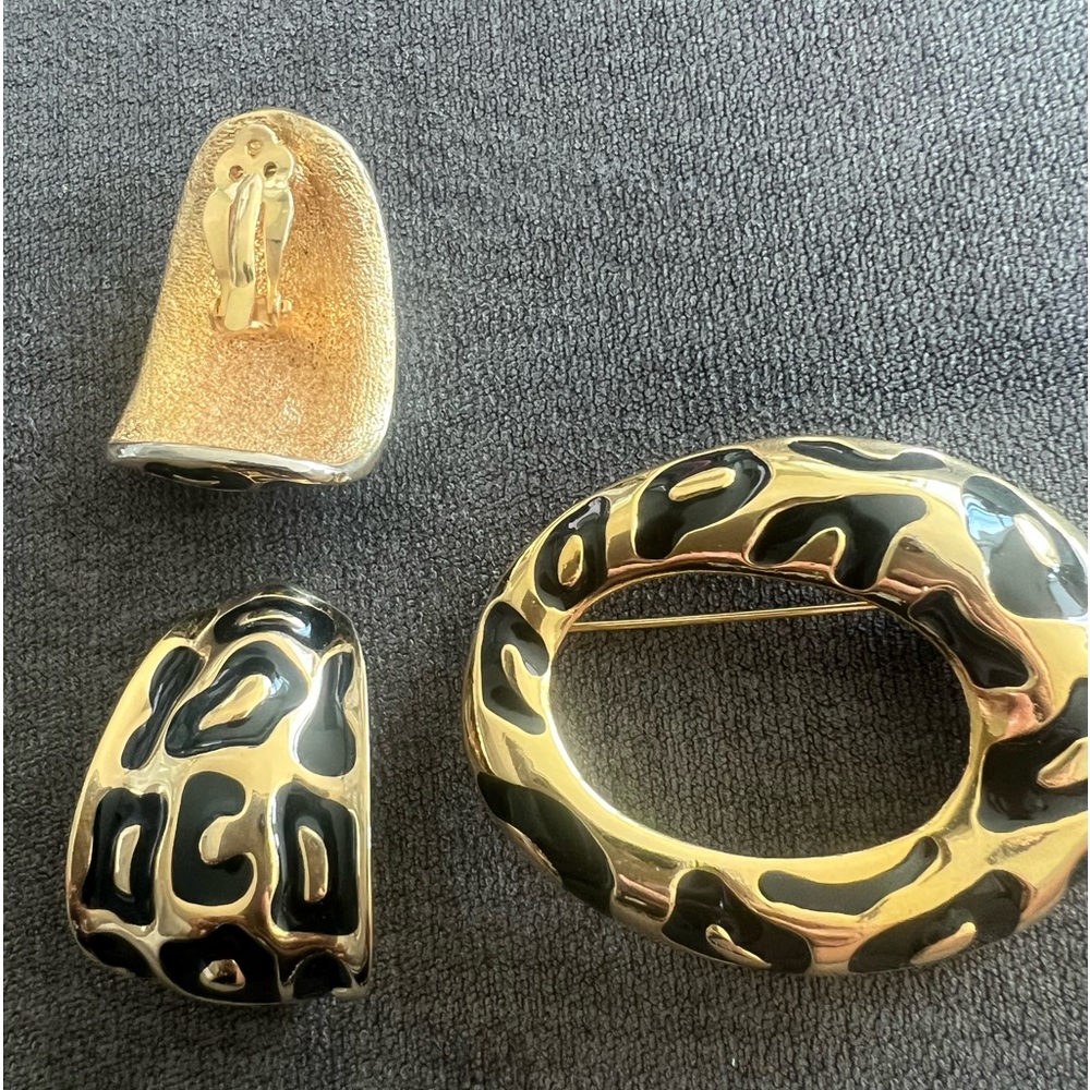 Vintage pin and earrings